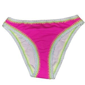 PLATINUM Stitched Scoop Bikini Bottoms.  Size Medium.  NWT $88
